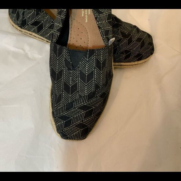 TOMS Women’s Deconstructed Alpargata Black & Tan Chevron Espadrilles Size 7 - Picture 4 of 13